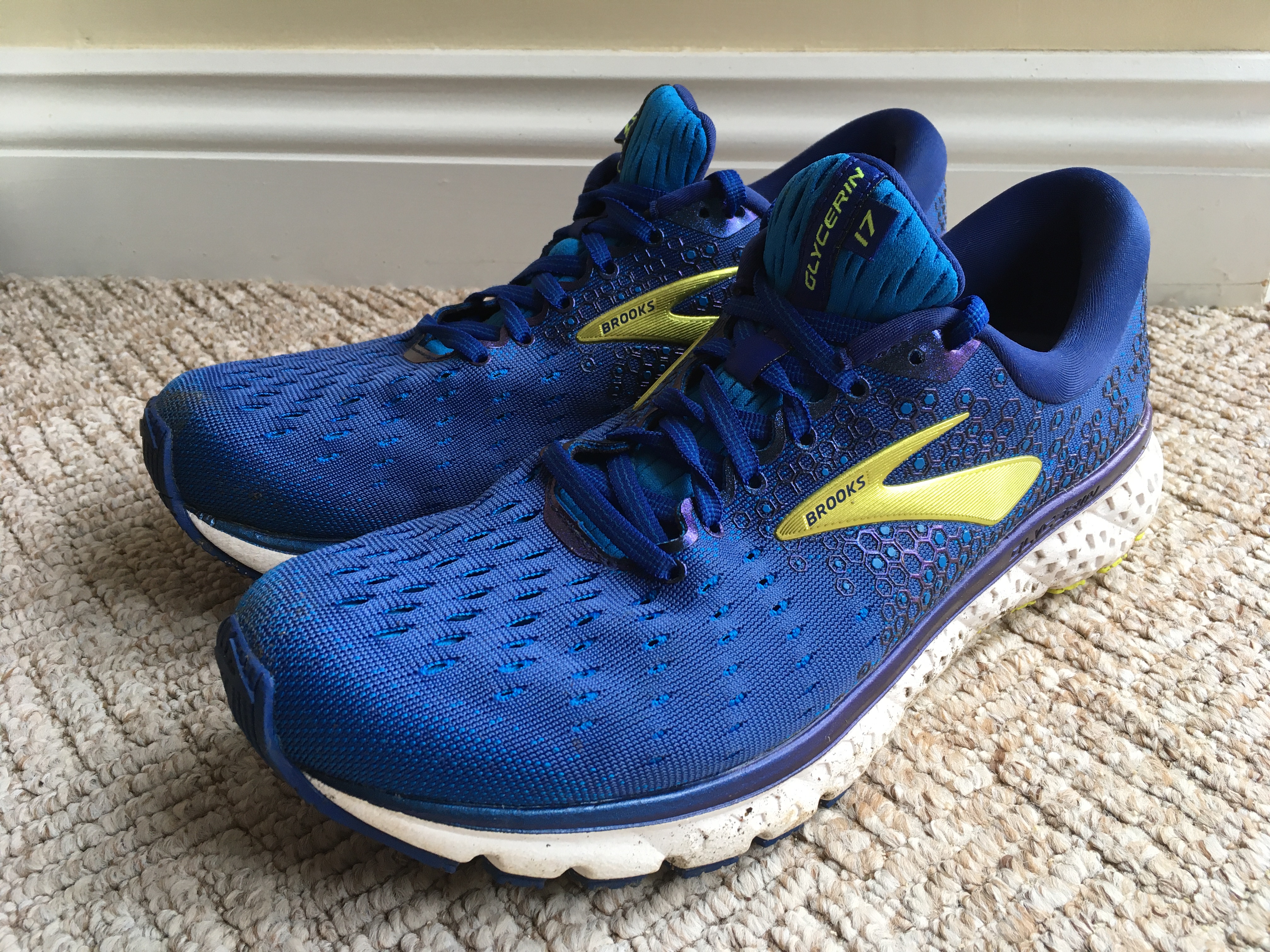 Brooks Glycerin 17 running shoes